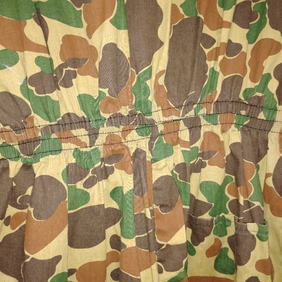 TWO CAMOUFLAGE HUNTERS' JUMPSUITS - Picture 7 of 14